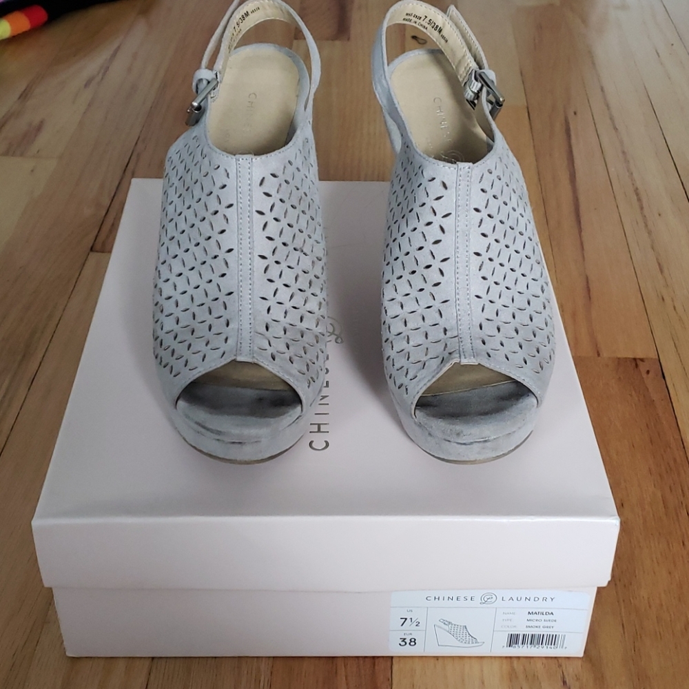 gray shoes